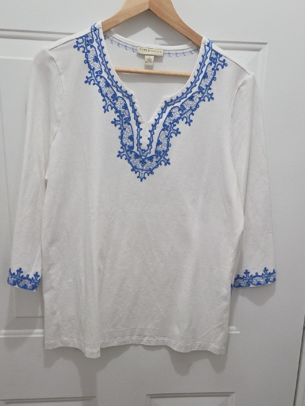Appleseed's White Tunic with Blue Embroidered V-Neck and Sleeves L